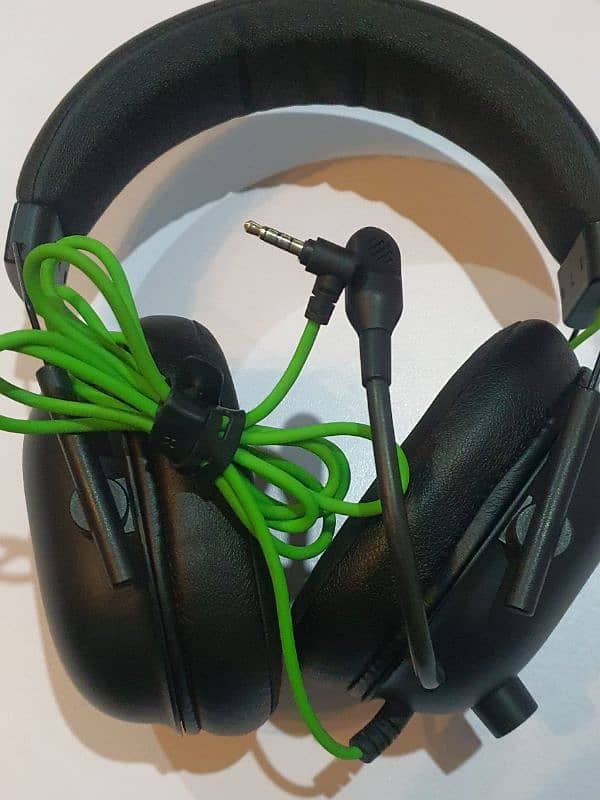 Razer BlackShark V2 x Headphones Gaming 1