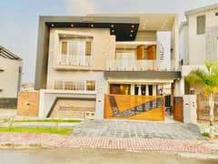 10 Marla full House For Rent in Bahria Town Phase 8 0