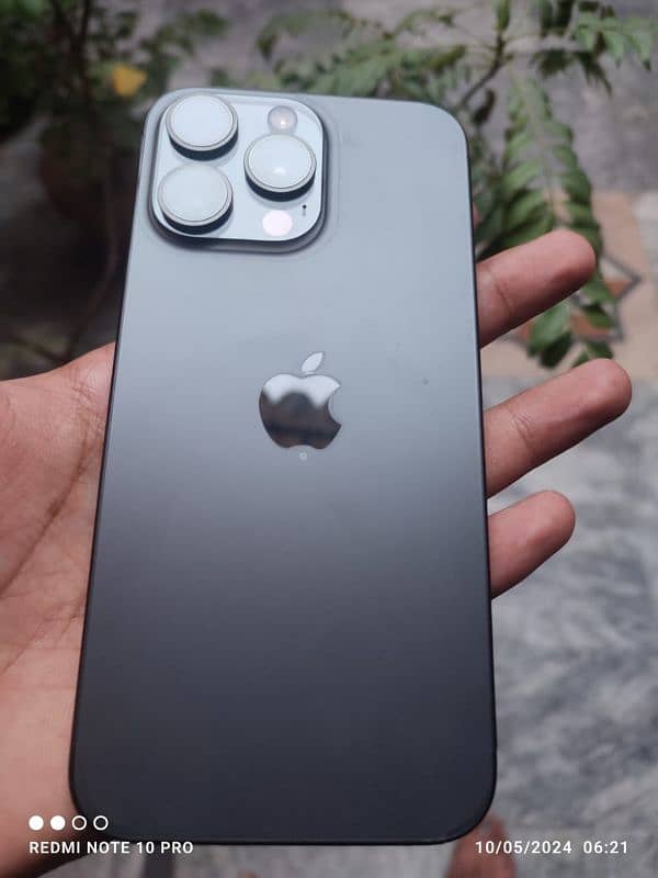 iPhone 15 Pro Max Black titanium 256GB 3