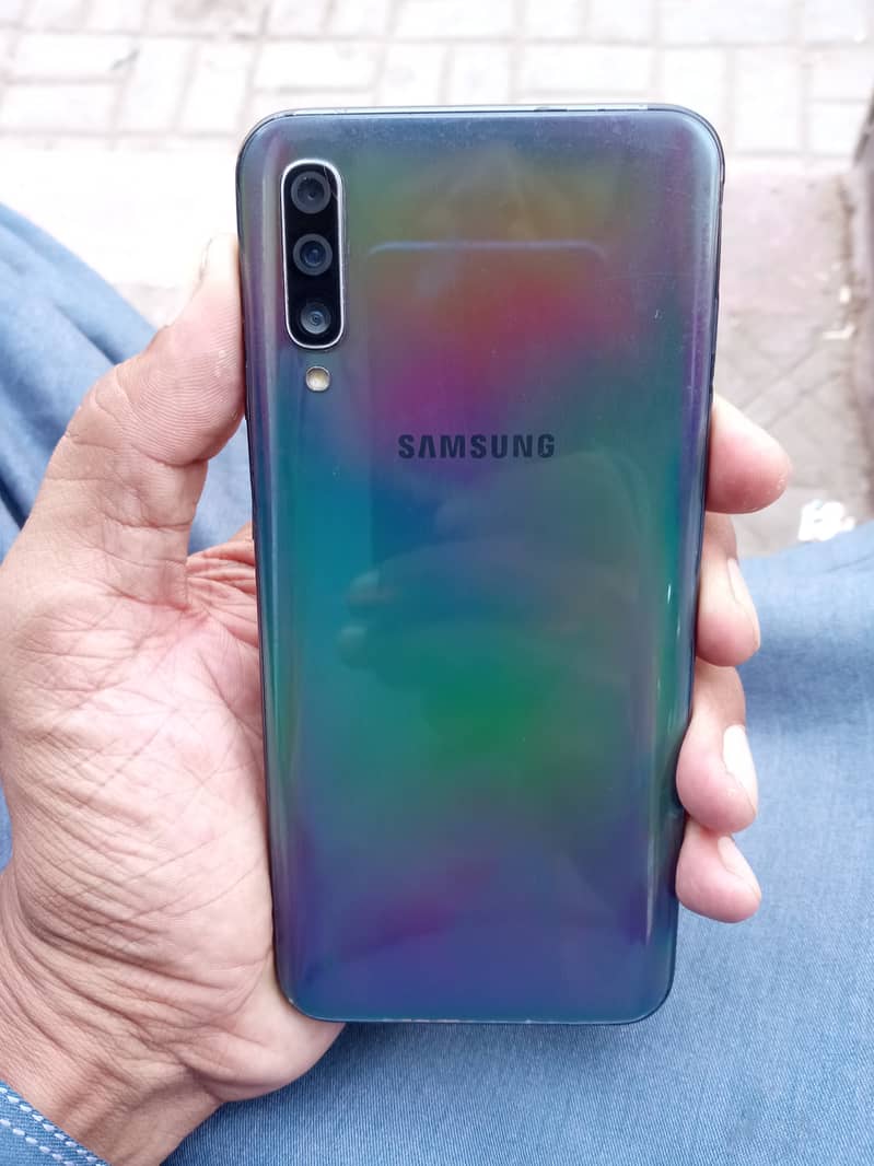 Samsung A50 1