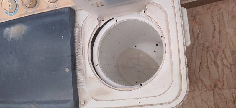 Dawlaance washing machine with dryer 1