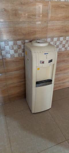 Dispenser good condition original