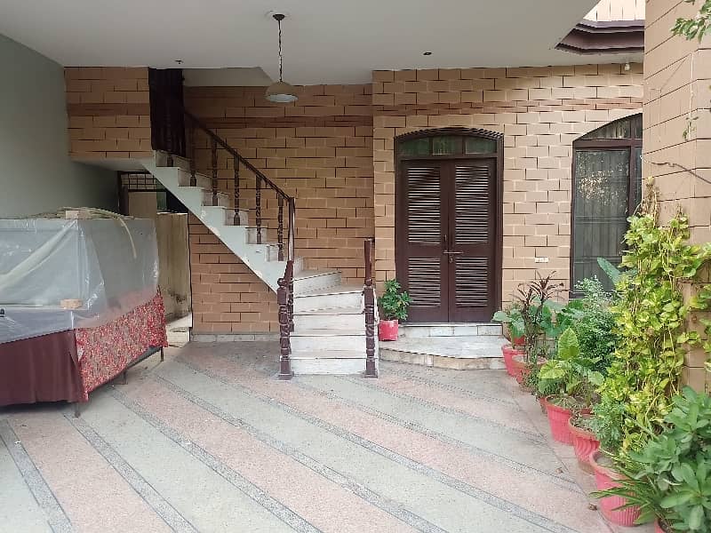 12 marla upper portion for rent in G1 block Johar town Lahore 7