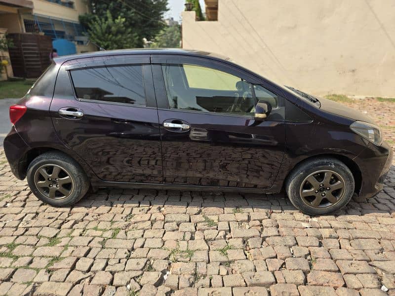 Toyota Vitz 2015 3