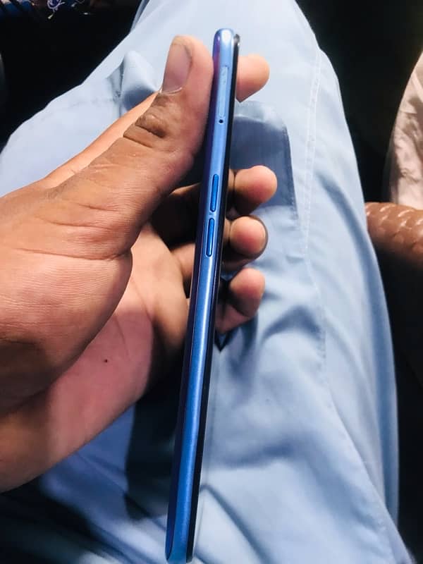 Realme 9i  6/128 0