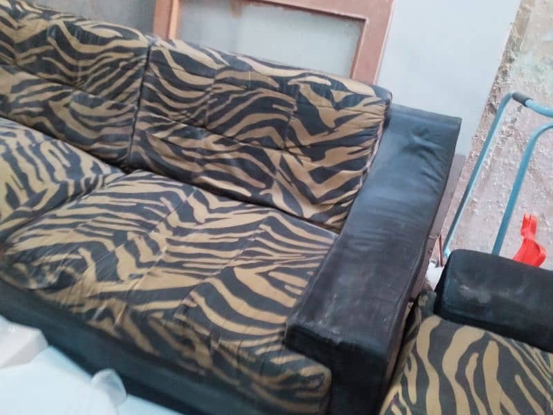 5 Seater Sofa Set for sell 0