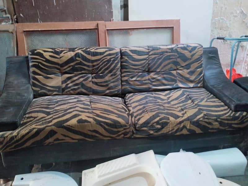 5 Seater Sofa Set for sell 2