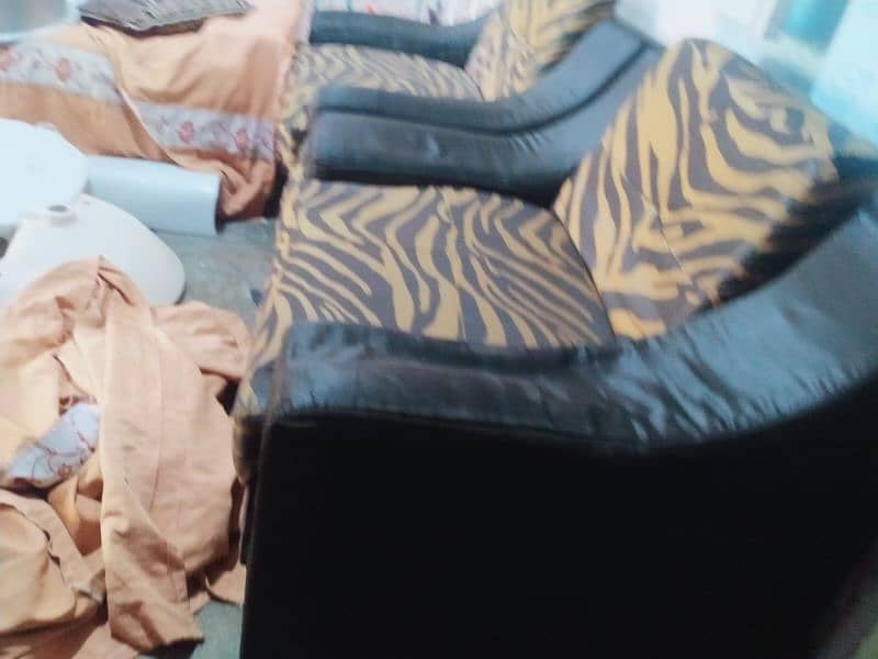 5 Seater Sofa Set for sell 5