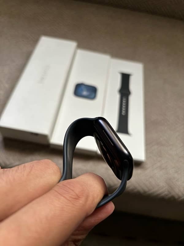 Apple watch series 9 41mm under apple warranty 1