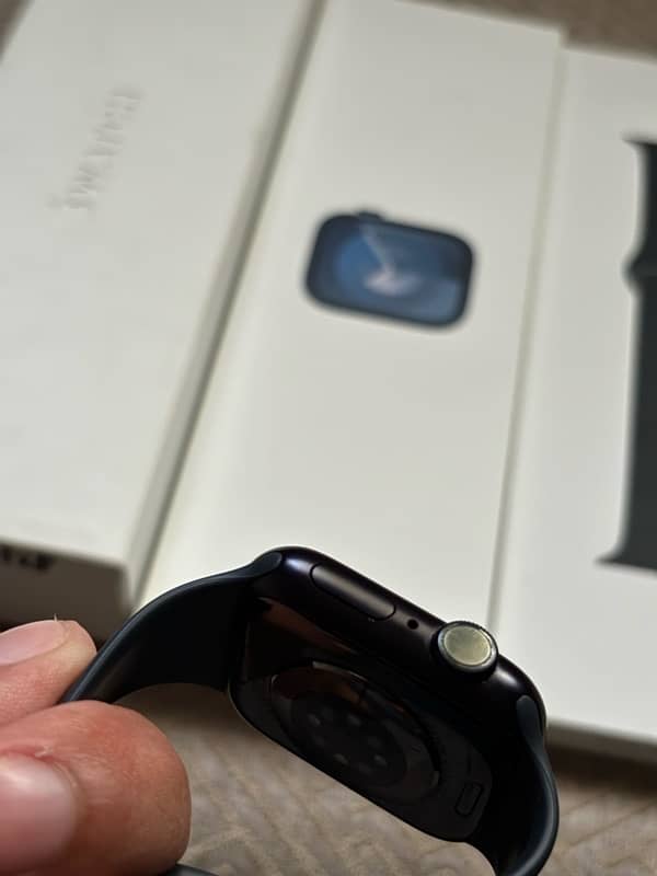 Apple watch series 9 41mm under apple warranty 2