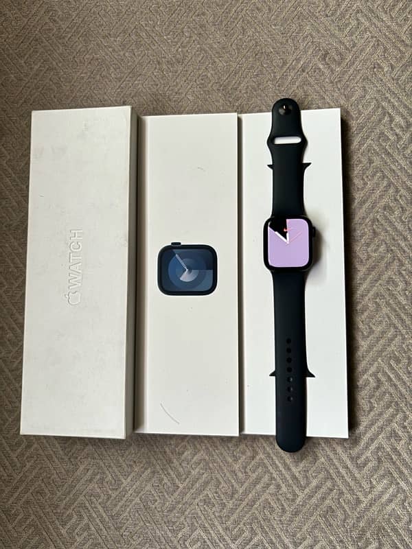 Apple watch series 9 41mm under apple warranty 5