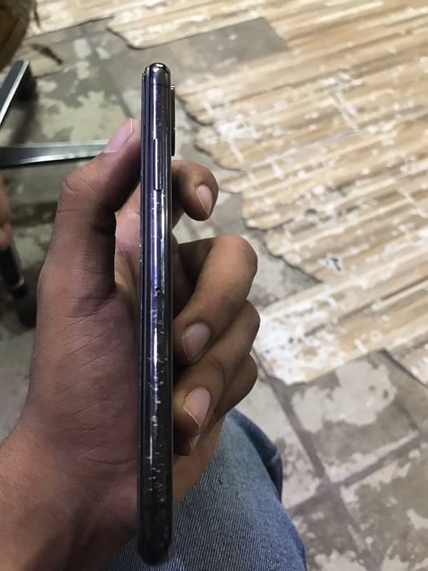 iPhone X | 64GB | PTA Approved | 10/9 Condition 6