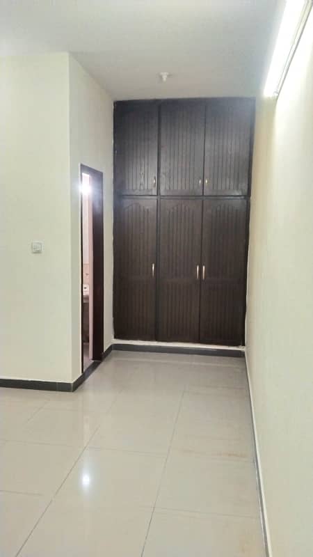 1 Kanal 3 Bed Upper Portion Available For Rent 6