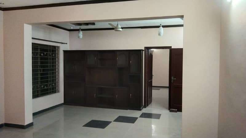 1 Kanal 3 Bed Upper Portion Available For Rent 12