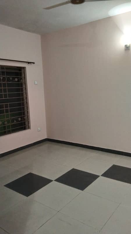 1 Kanal 3 Bed Upper Portion Available For Rent 13