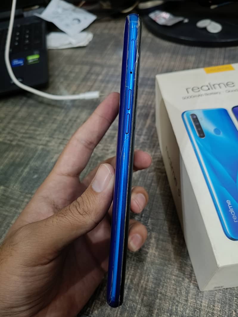 Realme 5 4gb 64gb PTA Approved with complete box 2