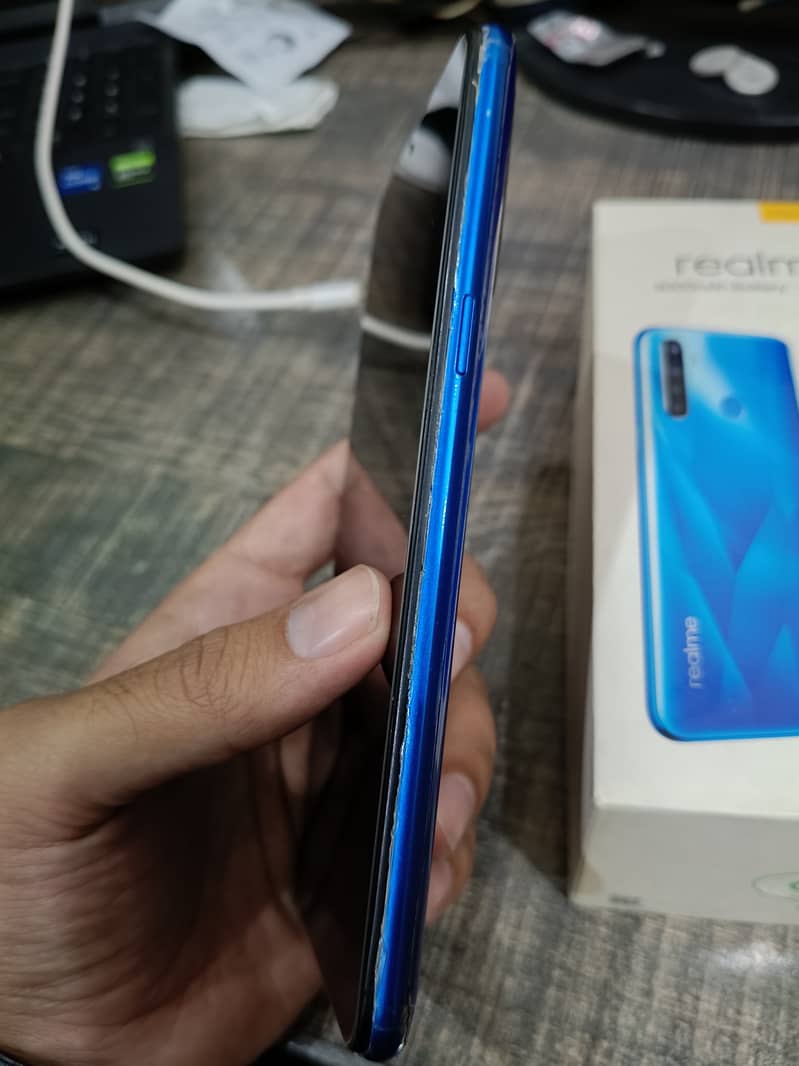 Realme 5 4gb 64gb PTA Approved with complete box 3