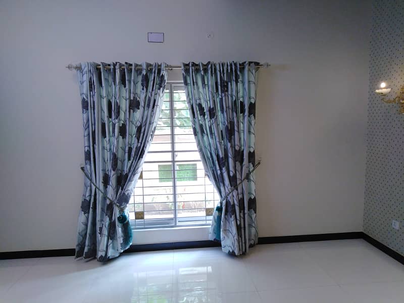 1 Kanal Like New Upper Portion Available For Rent In EE Block Bahria Town Lahore 8