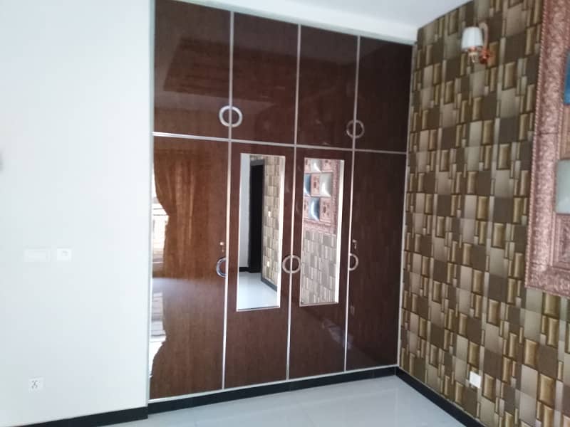 1 Kanal Like New Upper Portion Available For Rent In EE Block Bahria Town Lahore 14