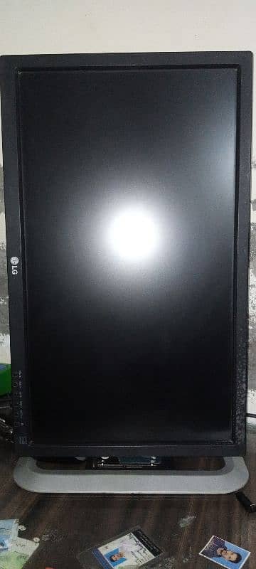 LG 24 inch LED far sale urgent 12