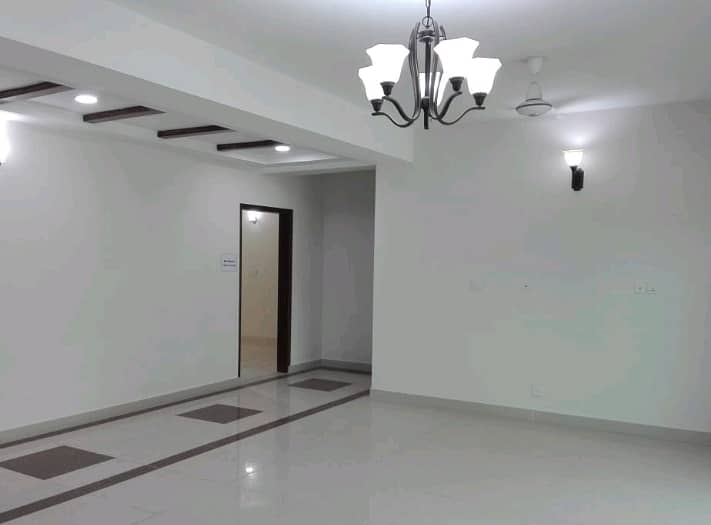 Your Search Ends Right Here With The Beautiful Flat In Askari 10 - Sector F At Affordable Price Of Pkr Rs. 52500000 3