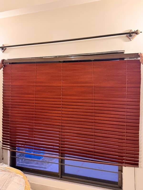 2 blinds new never used 0