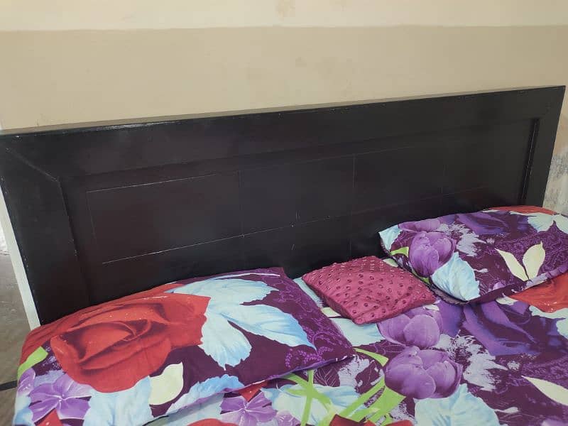 Double bed with side tables 4