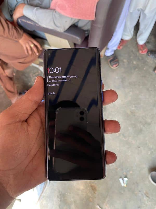 one plus 8 pro 10/10 dual sim 12/256 2