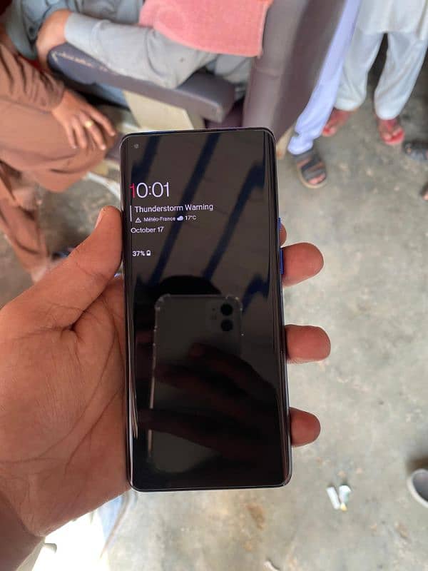 one plus 8 pro 10/10 dual sim 12/256 3