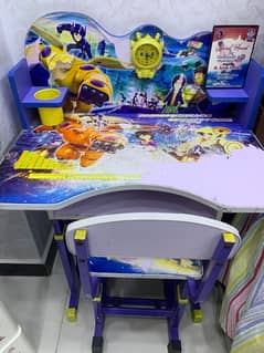 kid’s writing chair in good condition