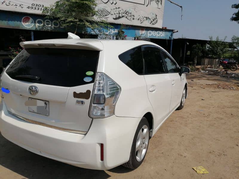 Toyota Prius Alpha 12/16 5