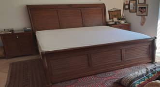 King Size Bed With Lockable Side Tables And King Size Molty Foam