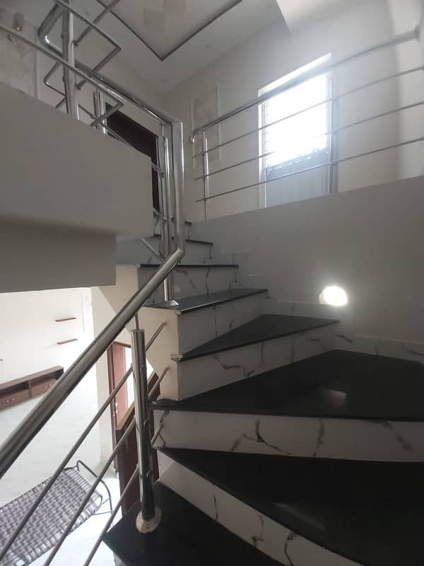 10 Marla House For Rent In J-Block Fazaia Housing Scheme Phase-1 Lhr. 6