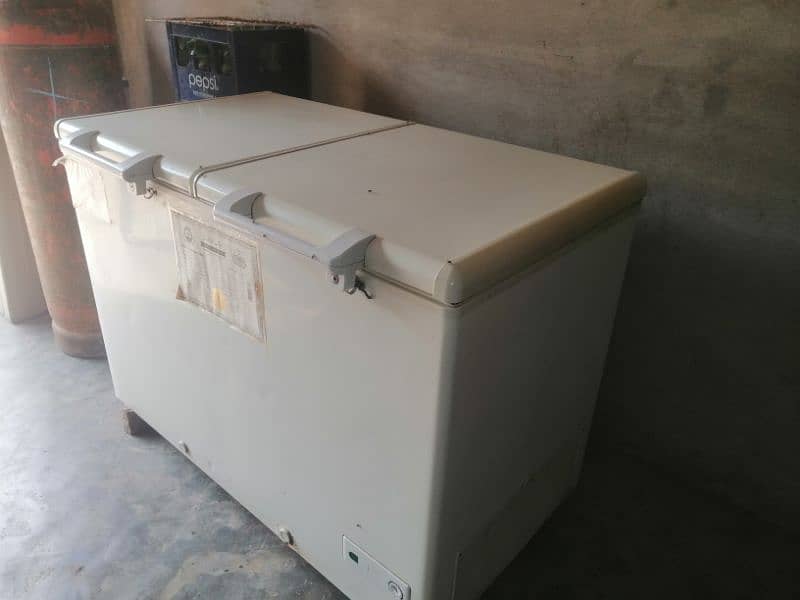 refregrater in good condition 1