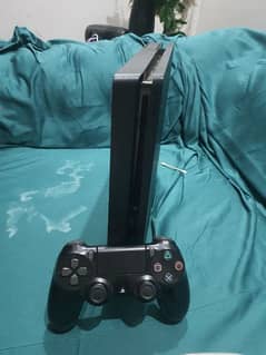 ps4slim 1tb with 2original controllers