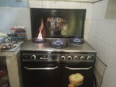 cooking range in mint condition