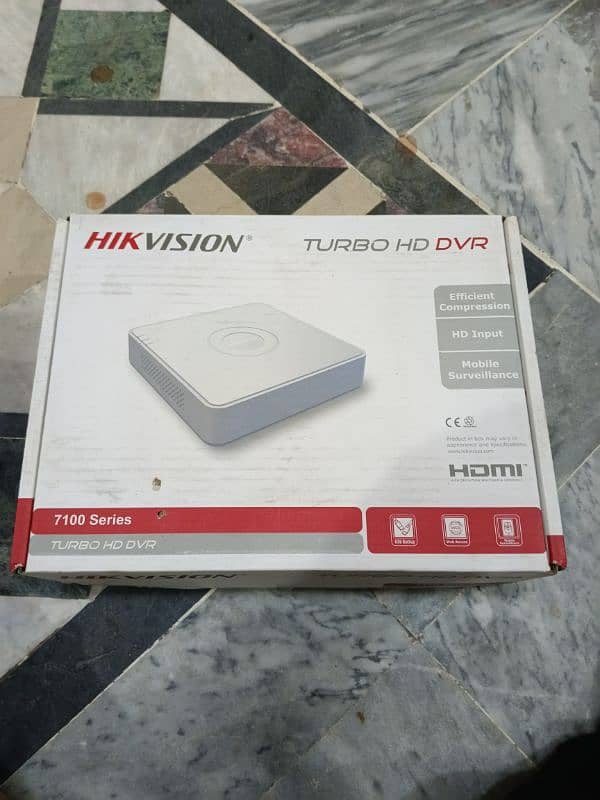 hikvision camere DVR 4 channel new condition 10 by 10 3