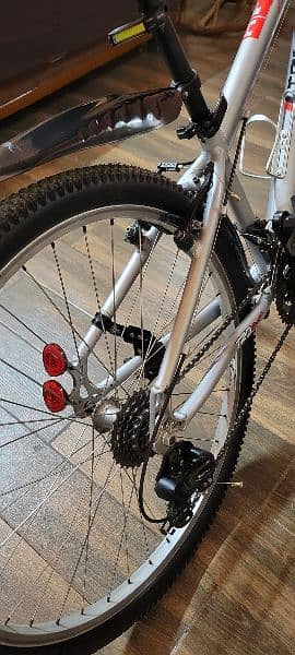 Mountain Bike / Imported / Aluminium Frame / Good Condition 3