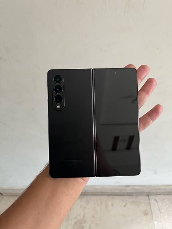 Samsung Galaxy Z Fold 4 3