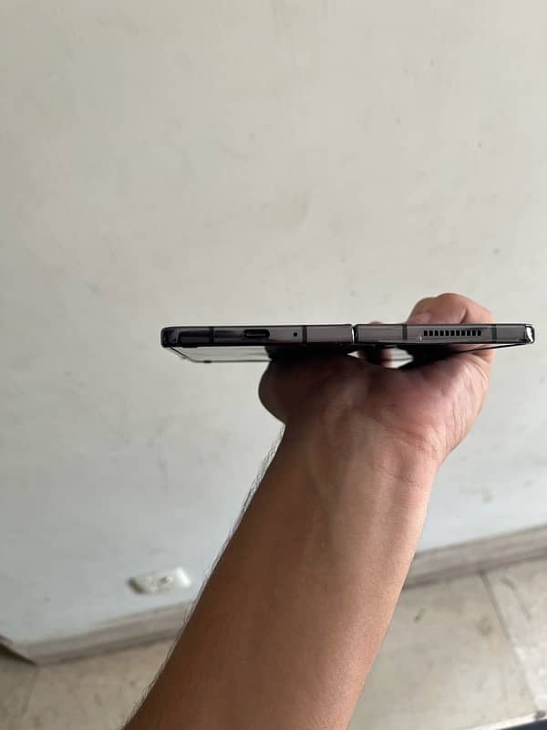 Samsung Galaxy Z Fold 4 6