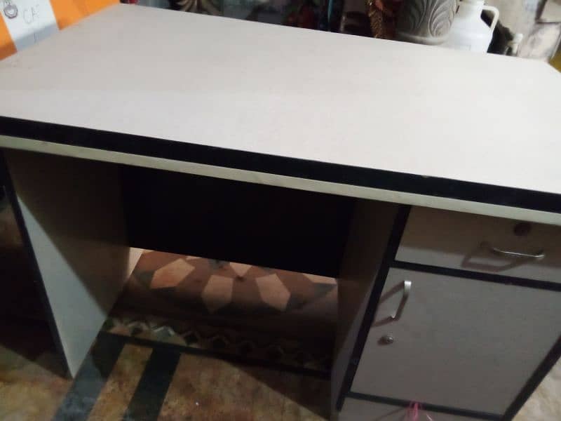 Table/woden table/ office table/executive/ tablet for sale. 1