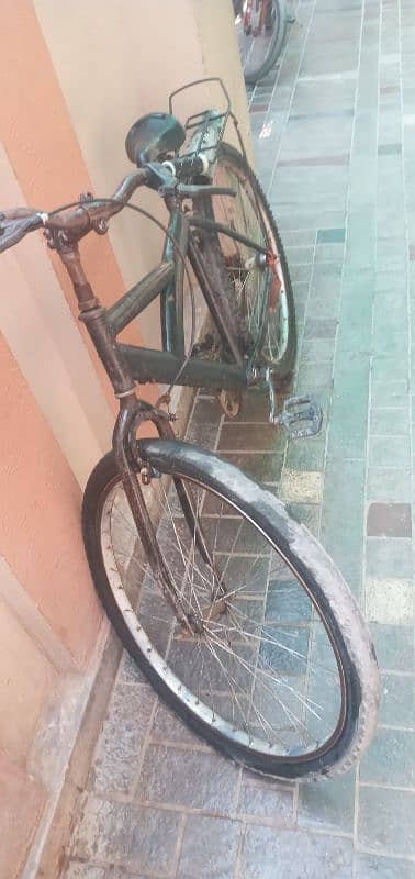 cycle  for sale tyre 75 %oky hn tube new hn only call  03211165562 9