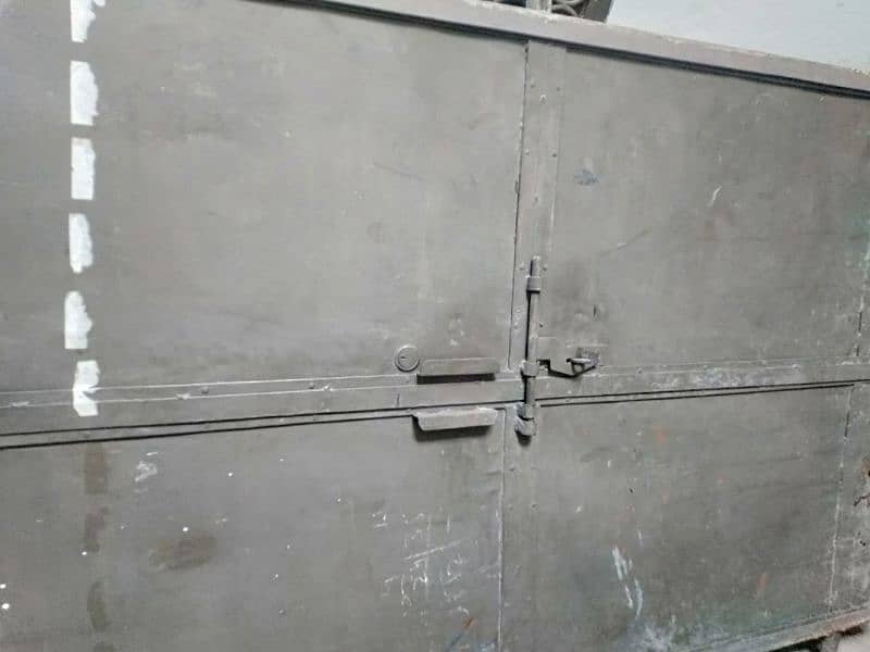 Iron double door 4/6.6 feet heavy weight urgent sale 03006812932 1