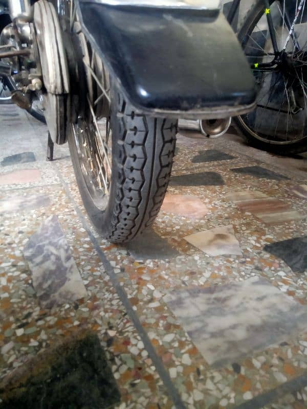 Road prince bike ha bilkul condition safe ha koi masla nai ha 6