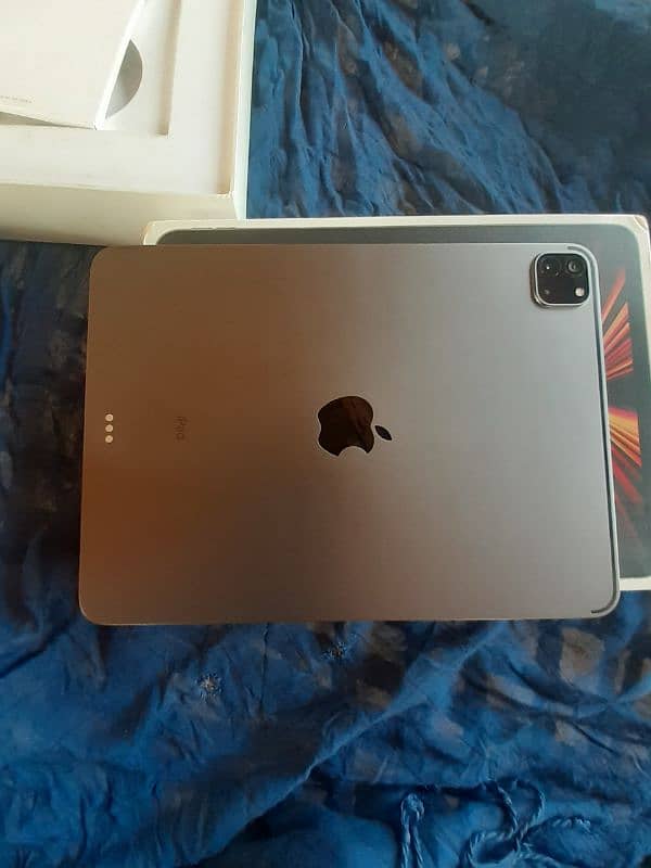 iPad pro m1 256Gb  160k 10/10 7