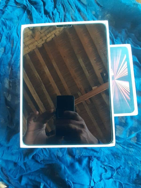 iPad pro m1 256Gb  160k 10/10 9