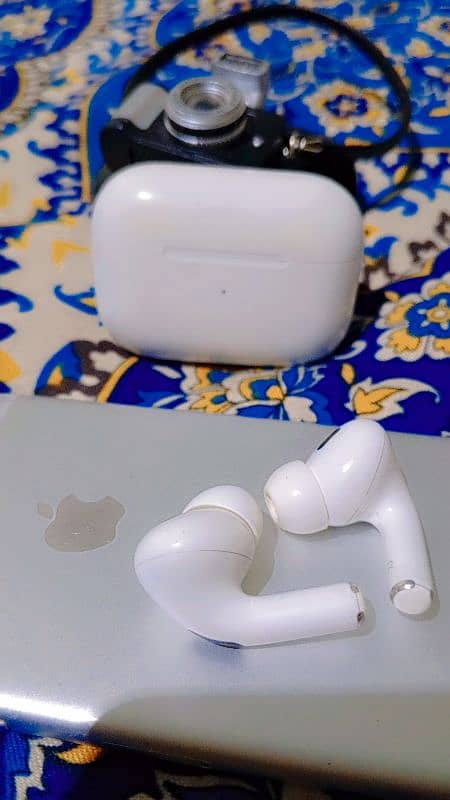 iPhone Earpods 3rd generation 0