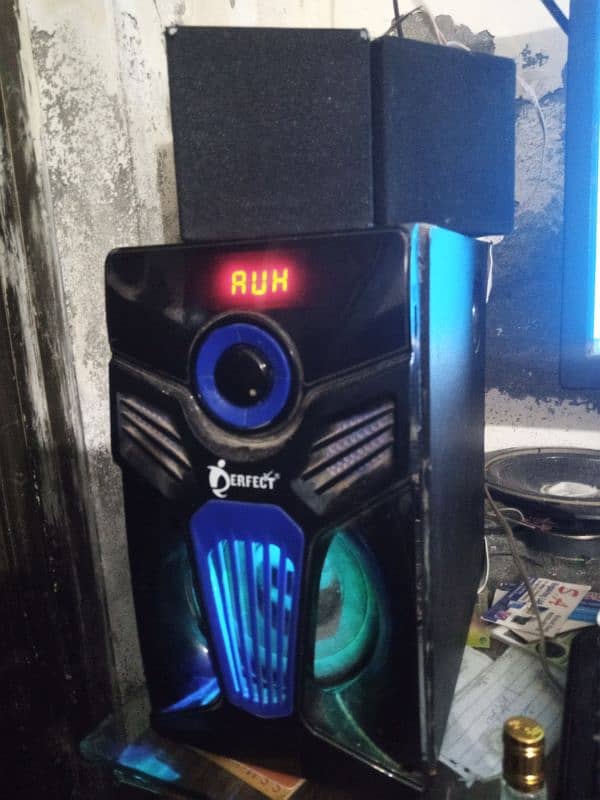 Bluetooth speaker far sale urgent 0