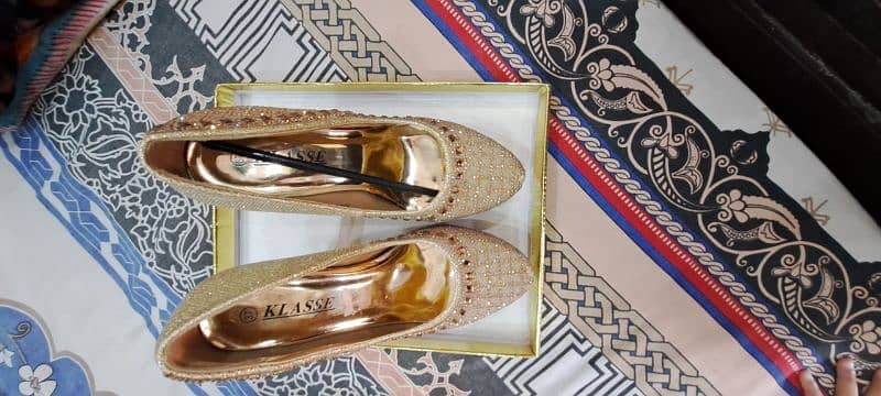 Claasic Brand Size 37 0