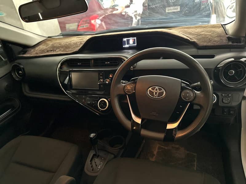 Toyota Aqua 2018  S style package 4